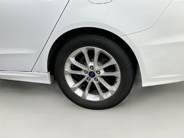 Used 2019 Ford Fusion SE FWD image 6