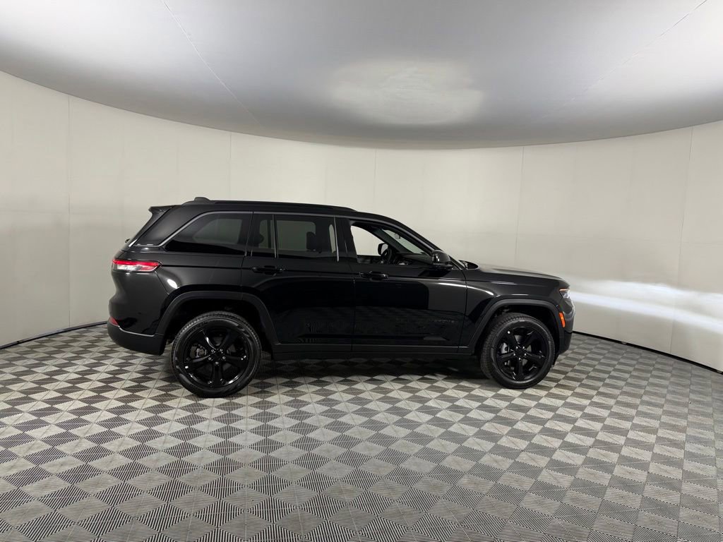 Used 2026 Jeep Grand Cherokee Limited w/ Limited Altitude Package AWD/4WD image 6