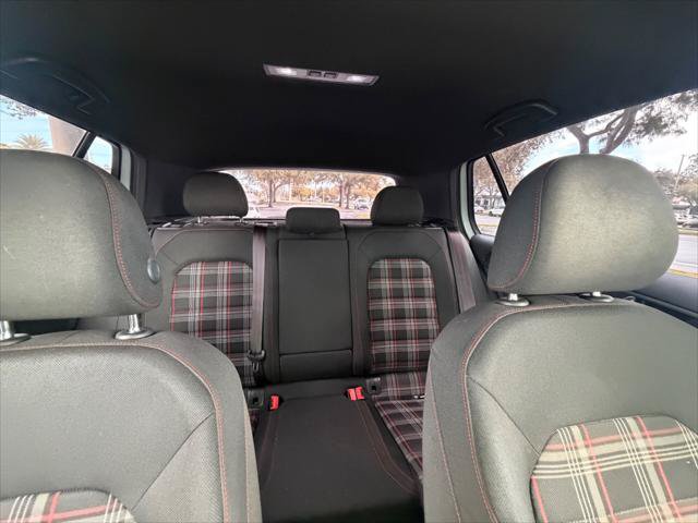 Used 2018 Volkswagen GTI SE FWD image 24