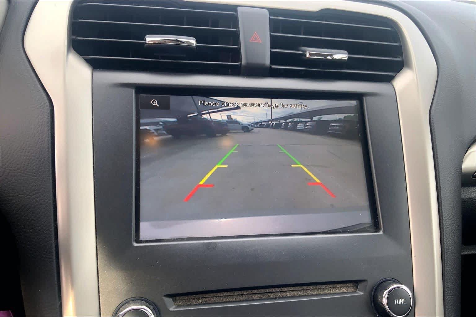 Used 2015 Ford Fusion SE w/ Equipment Group 202A FWD image 26