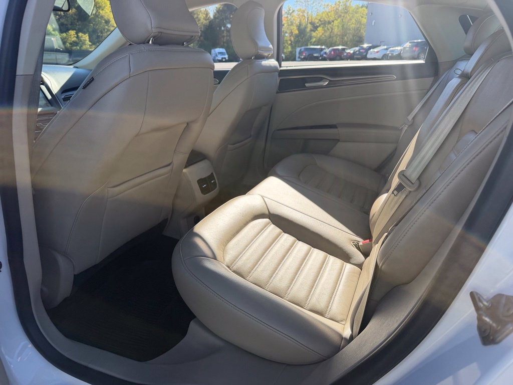 Used 2018 Ford Fusion SE w/ Fusion SE Technology Package AWD/4WD image 35