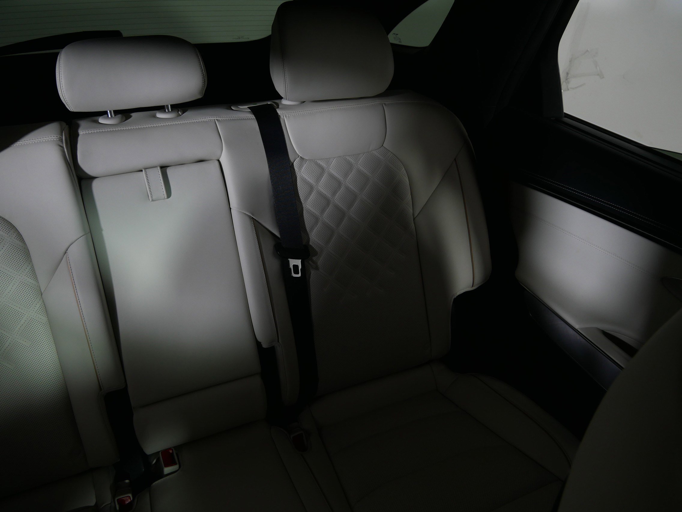 Certified 2025 Genesis Electrified GV70 Advanced w/ Prestige Package image 14