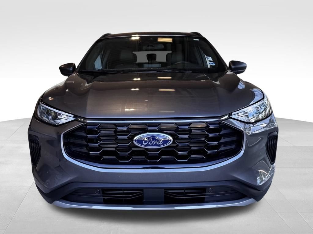 Used 2026 Ford Escape ST-Line AWD/4WD image 2