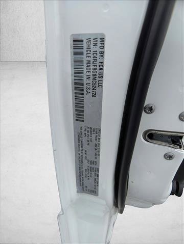 Used 2021 Jeep Grand Cherokee Limited image 17