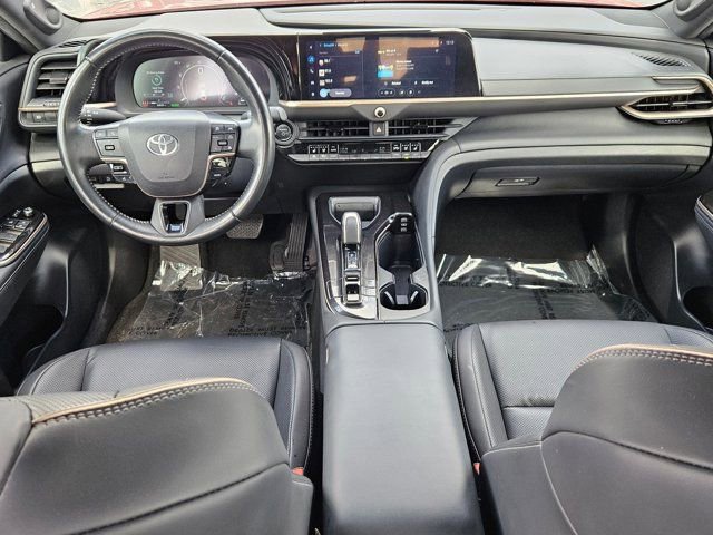 Used 2024 Toyota Crown Limited image 27