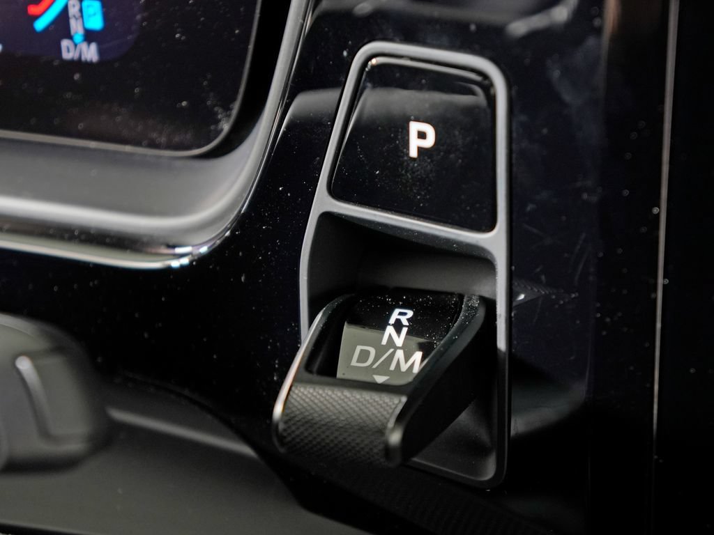 Certified 2024 Porsche Cayenne AWD/4WD image 31