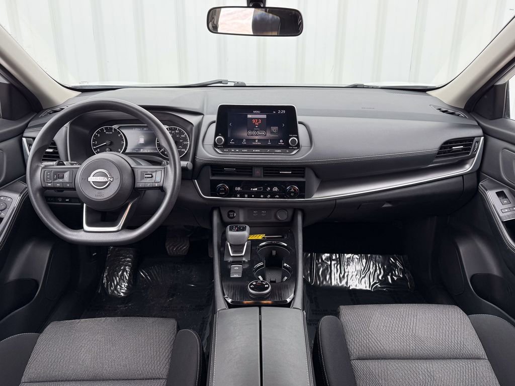 Used 2024 Nissan Rogue SV image 31