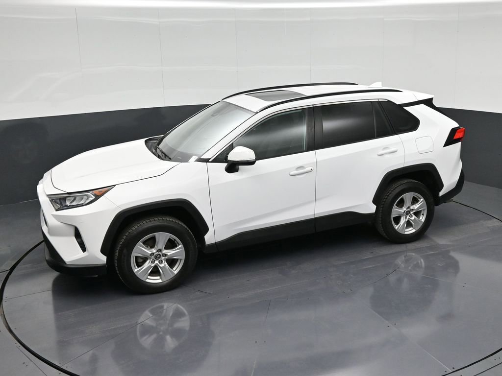 Used 2021 Toyota RAV4 XLE w/ Convenience Package image 19