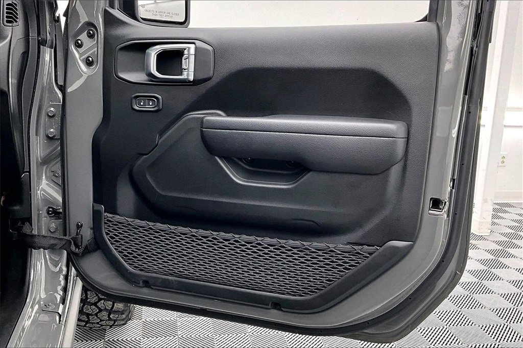 Used 2022 Jeep Gladiator Willys image 25