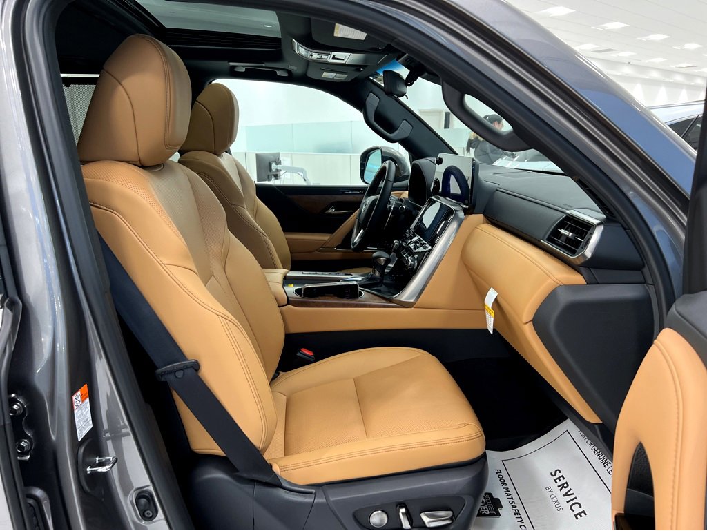 New 2026 Lexus LX 600 4WD w/ Accessory Package (2T) image 32