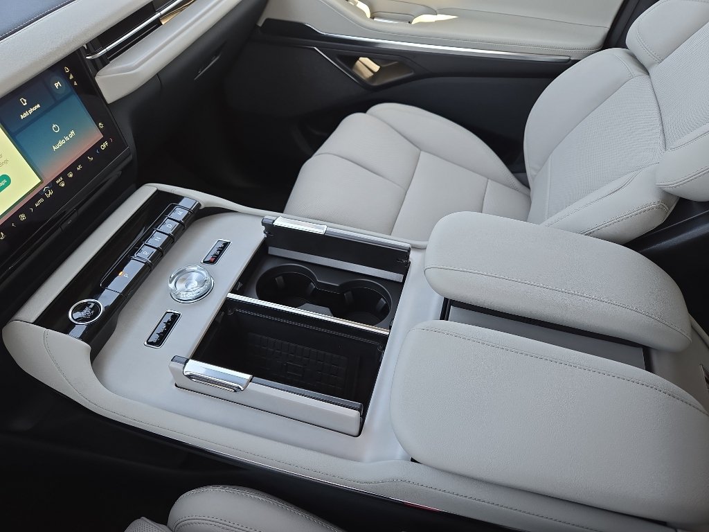 New 2026 Lincoln Navigator Reserve w/ Jet Appearance Package AWD/4WD image 22