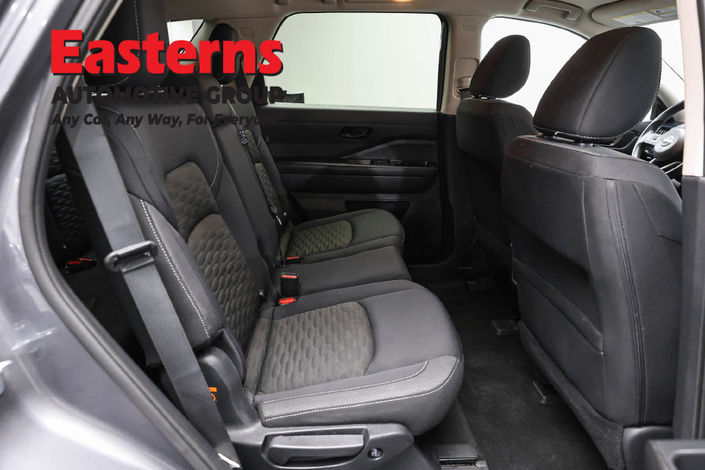 Used 2024 Nissan Pathfinder S AWD/4WD image 24