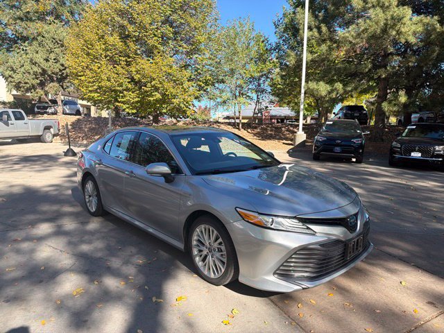 Used 2020 Toyota Camry XLE w/ Sunroof Package FWD image 9