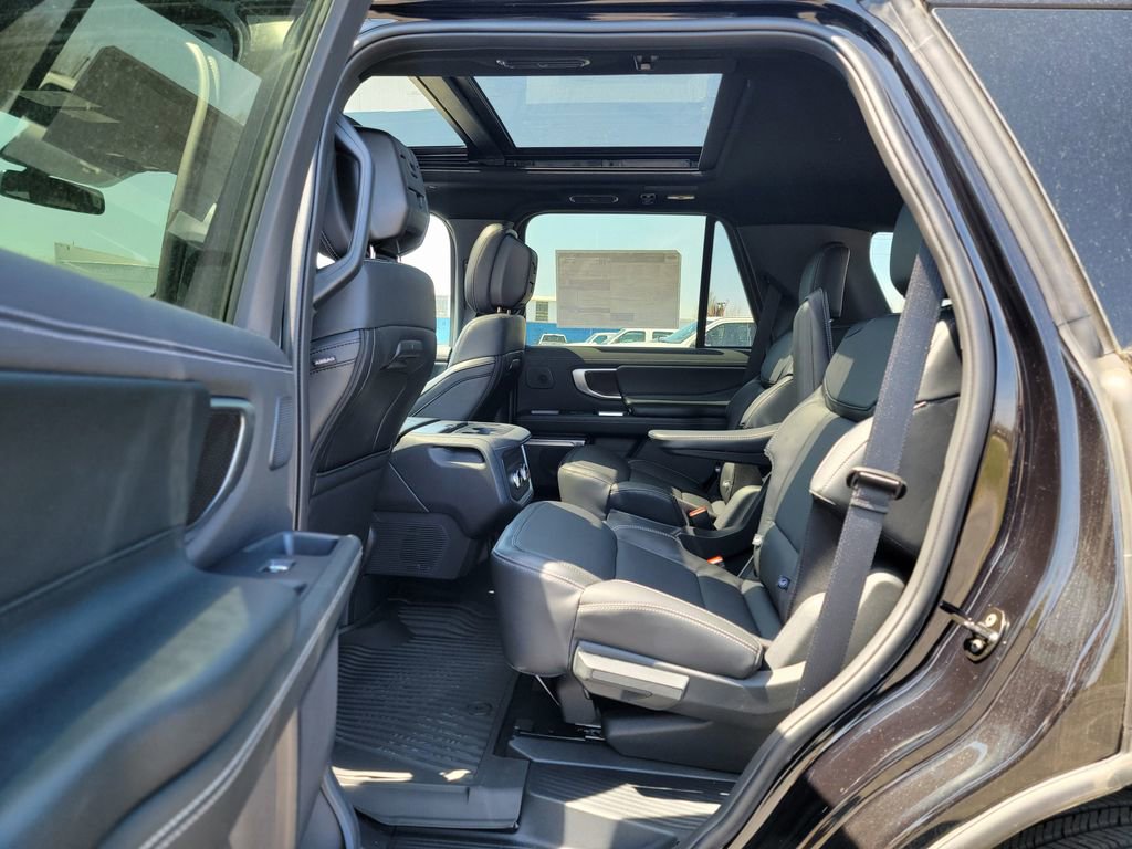 New 2026 Ford Expedition Platinum w/ Stealth Performance Package AWD/4WD image 24
