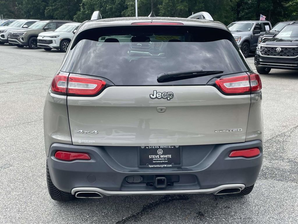 Used 2017 Jeep Cherokee Limited w/ Trailer Tow Group AWD/4WD image 6