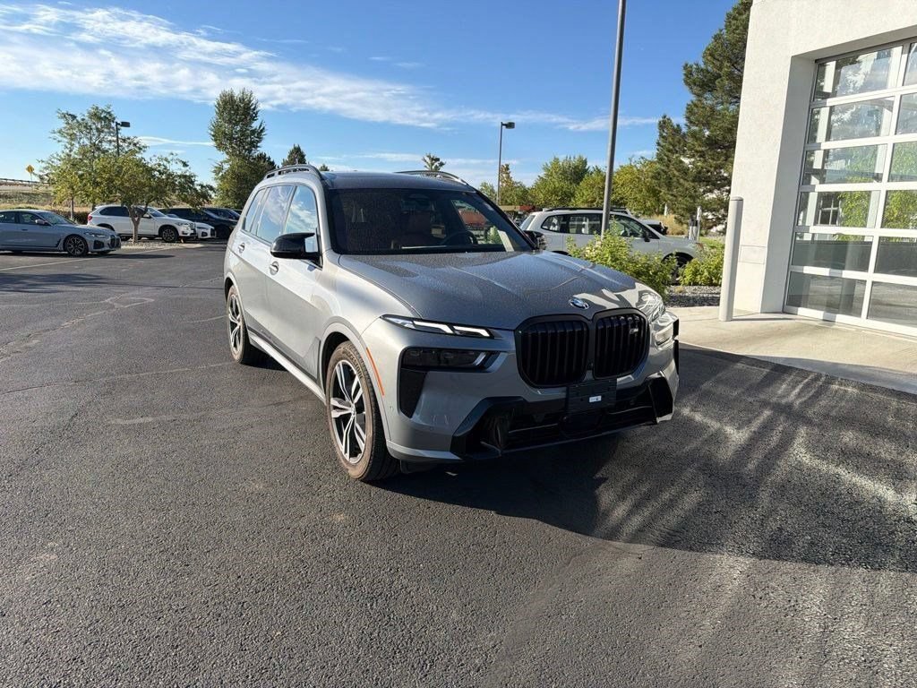 Used 2025 BMW X7 M60i w/ Executive Package AWD/4WD image 7