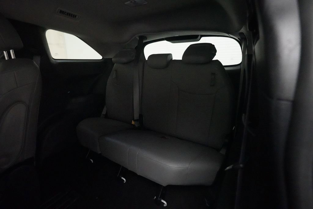 Used 2025 Toyota Sienna XLE FWD image 17