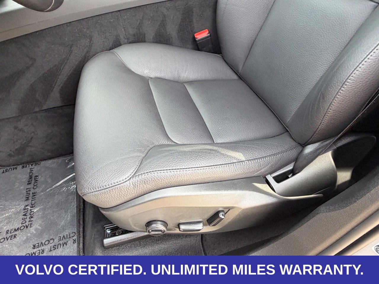 Certified 2025 Volvo XC60 B5 Plus AWD/4WD image 32