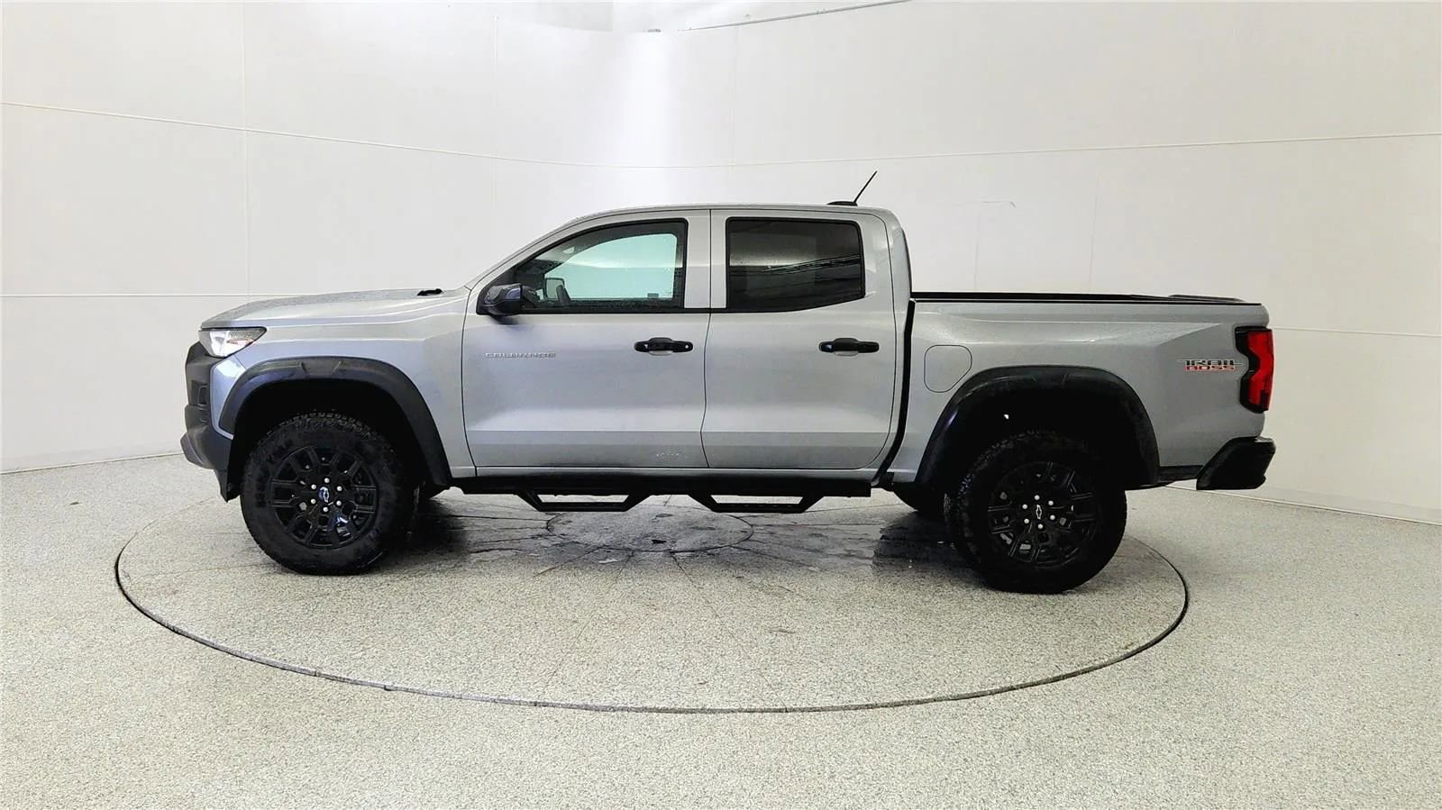 Used 2025 Chevrolet Colorado Trail Boss AWD/4WD image 4