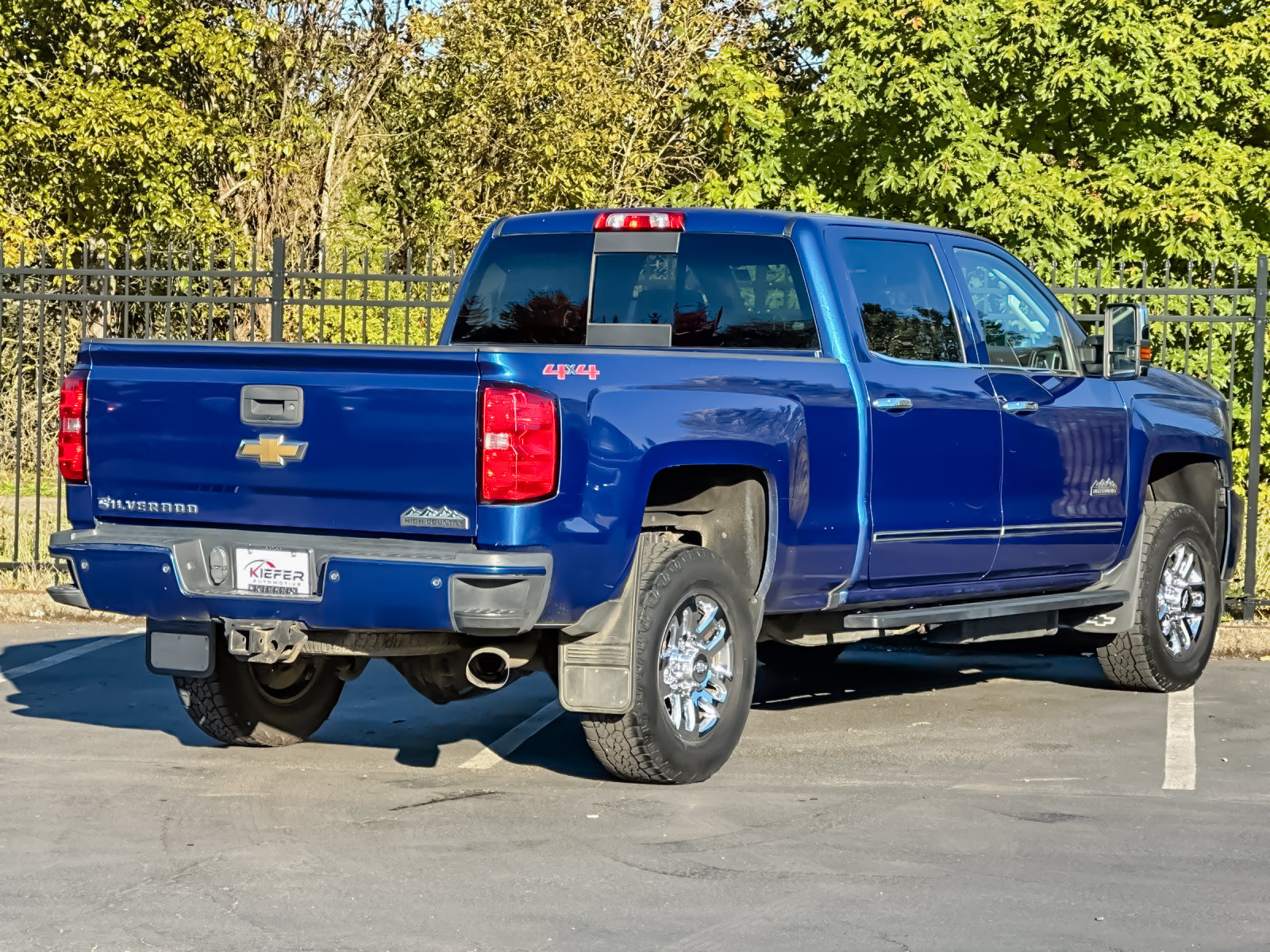Used 2016 Chevrolet Silverado 3500 High Country w/ High Country Premium Package AWD/4WD image 3