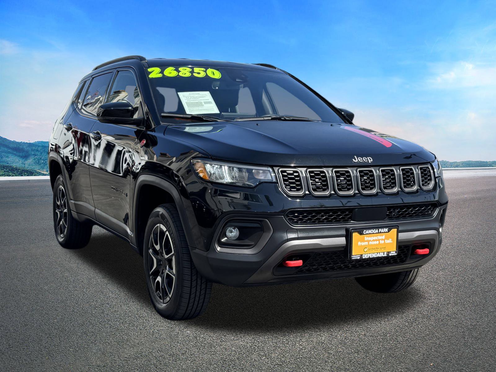Used 2024 Jeep Compass Trailhawk image 2