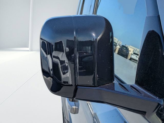 Used 2023 Land Rover Defender 110 SE AWD/4WD image 10