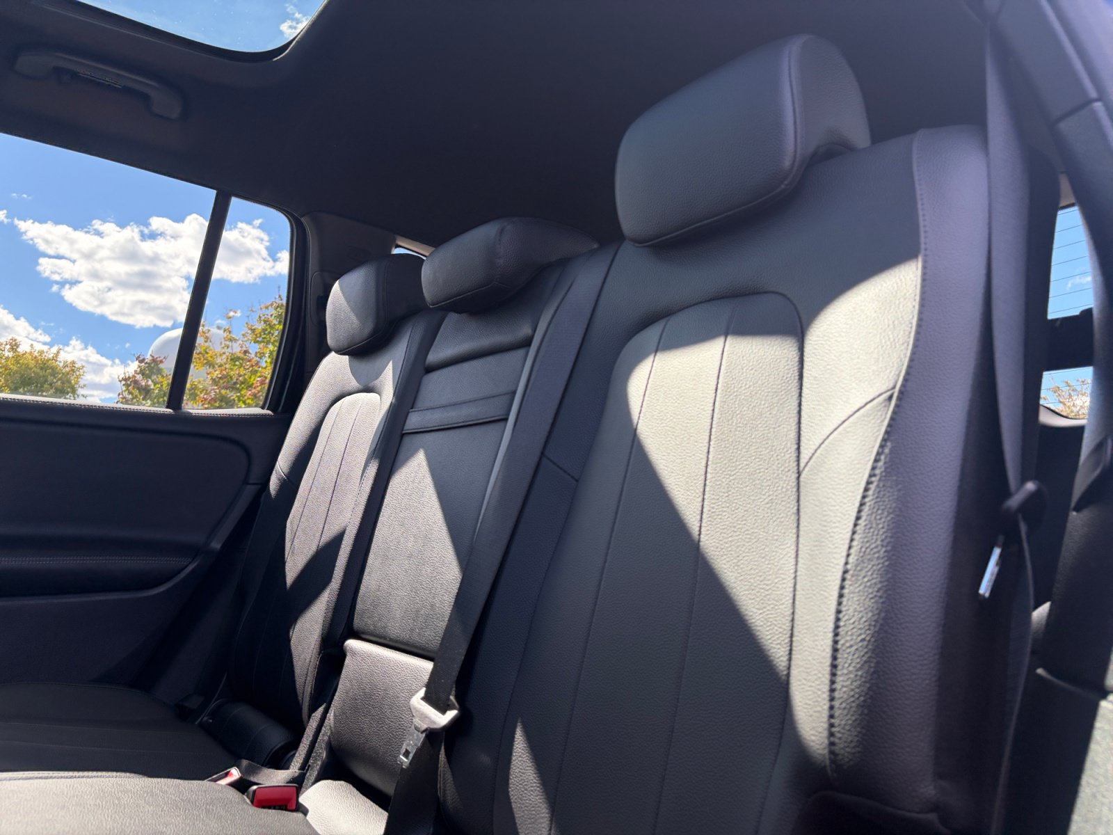 Used 2025 Mercedes-Benz GLB 250 4MATIC image 27