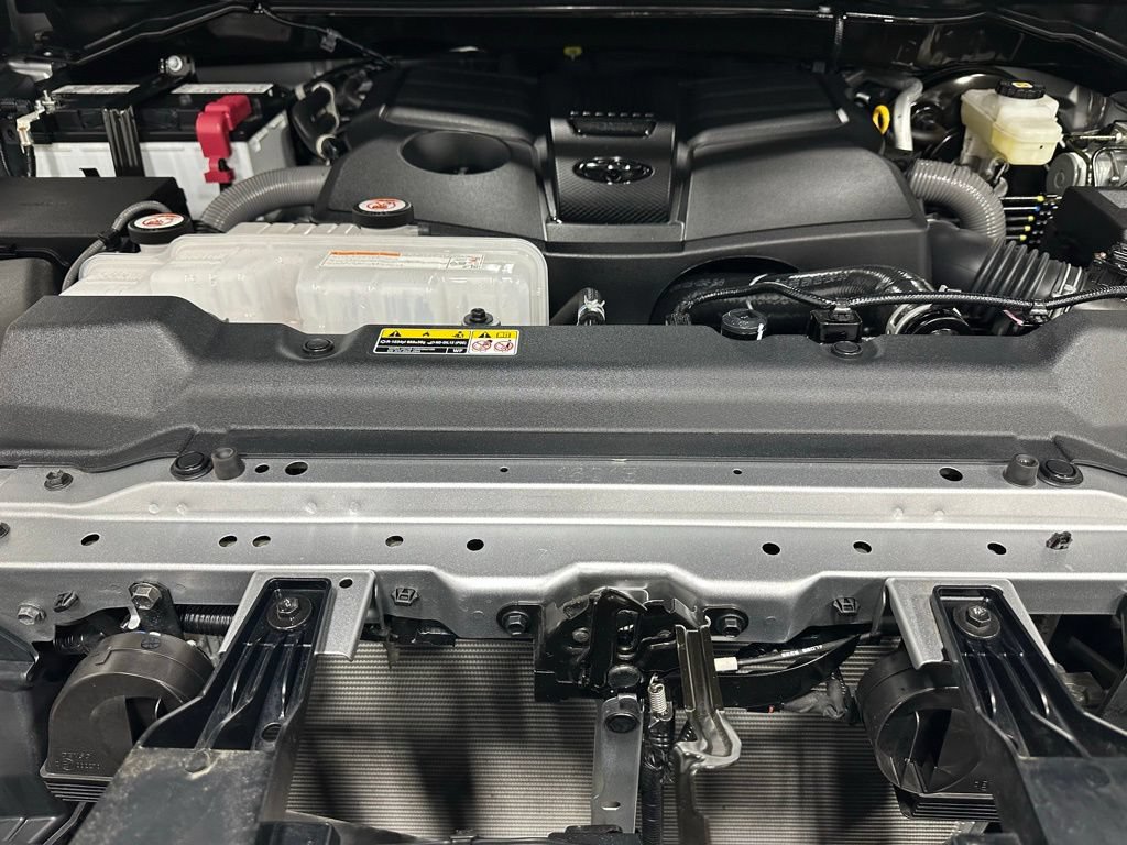 Used 2025 Toyota Tundra Limited AWD/4WD image 67