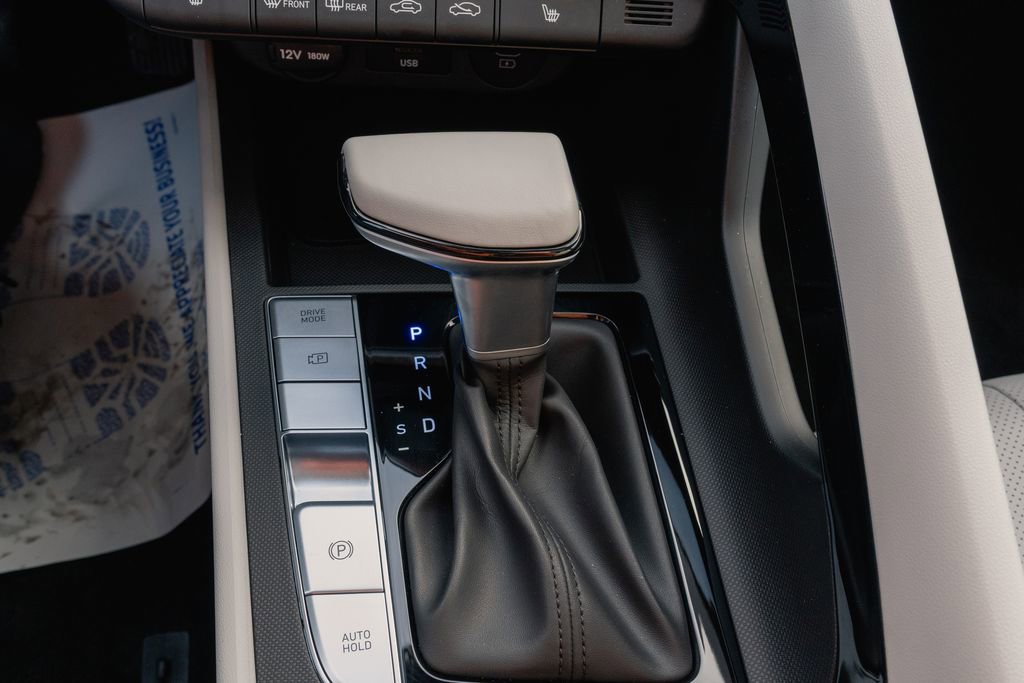 Certified 2025 Hyundai Elantra Limited image 27