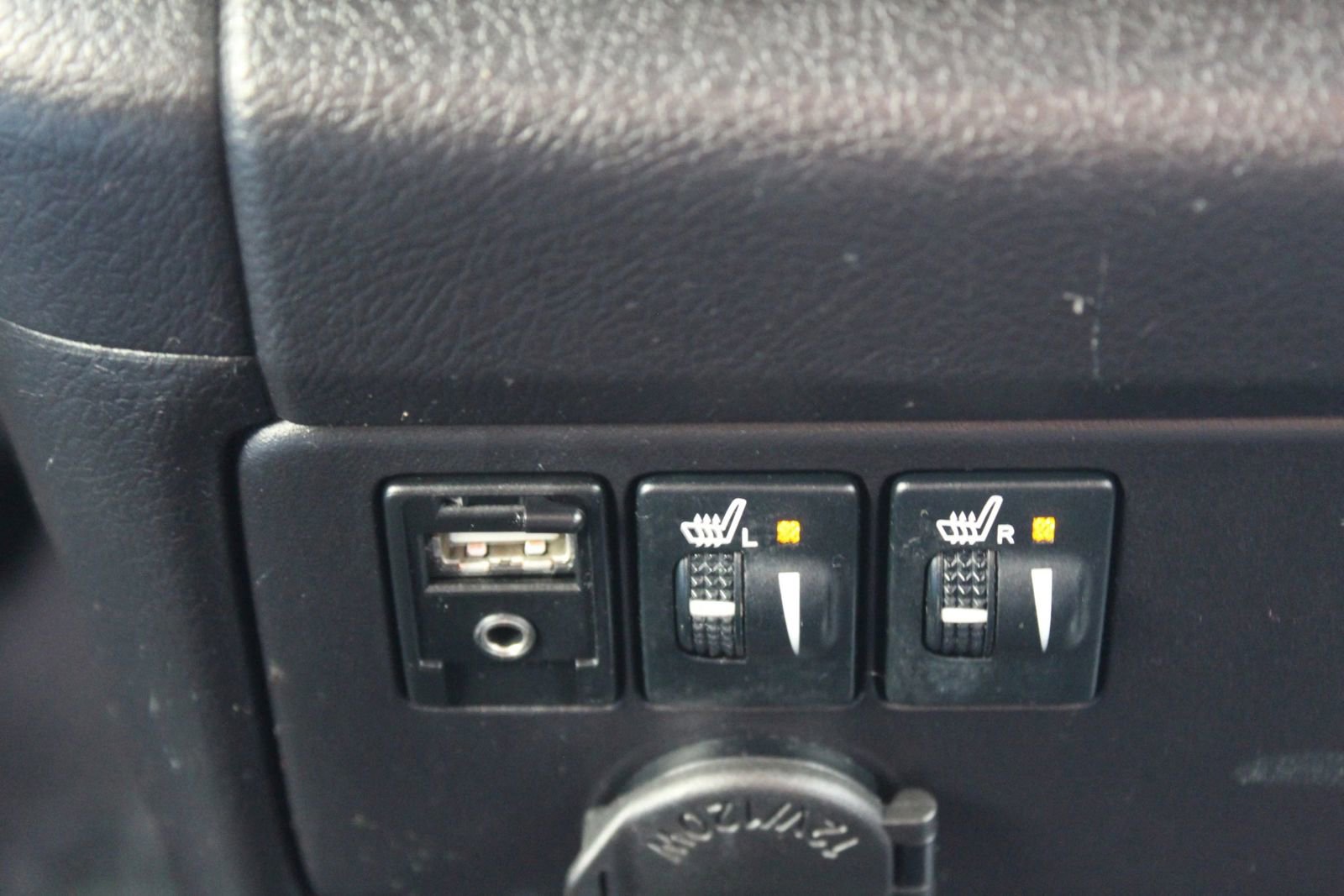 Used 2017 Toyota Sienna SE Premium FWD image 25