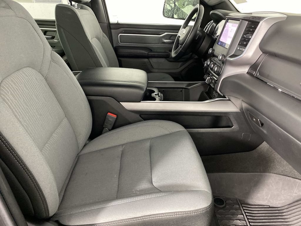 Used 2023 RAM 1500 4x4 Crew Cab image 10