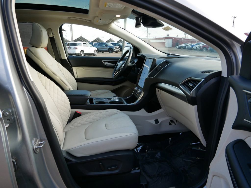 Certified 2024 Ford Edge Titanium w/ Equipment Group 301A AWD/4WD image 8