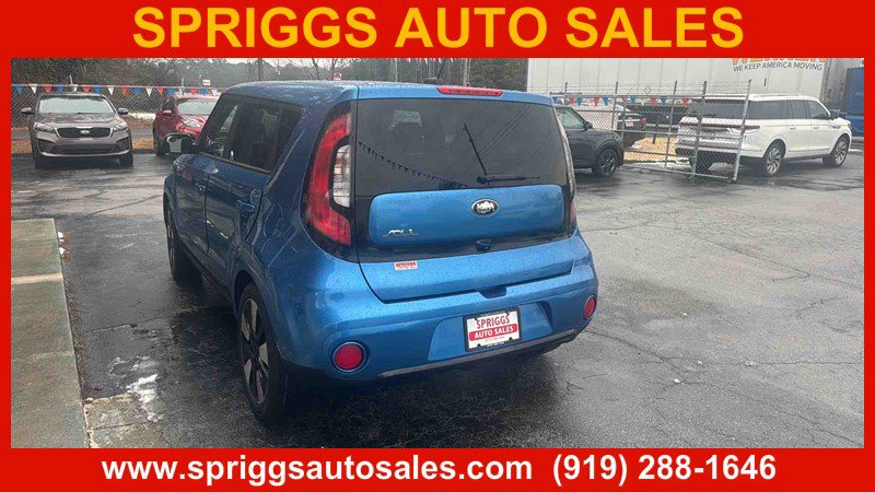 Used 2018 Kia Soul + FWD image 5