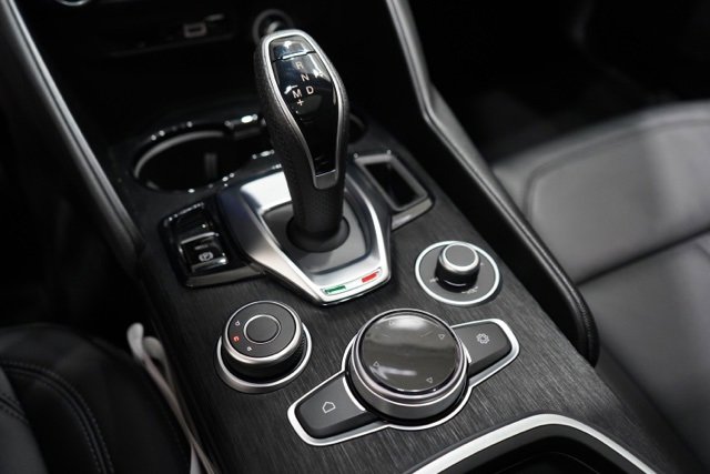 Used 2022 Alfa Romeo Giulia Sprint image 28