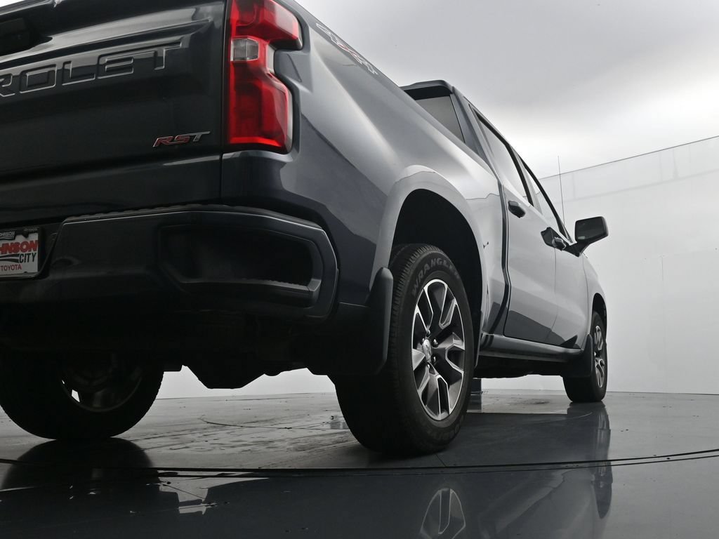 Used 2020 Chevrolet Silverado 1500 RST w/ RST Value Package AWD/4WD image 37