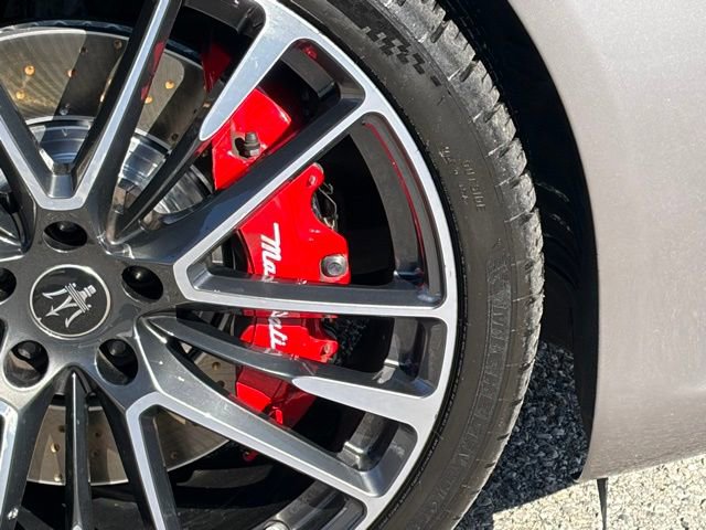 Used 2022 Maserati Quattroporte Trofeo image 13