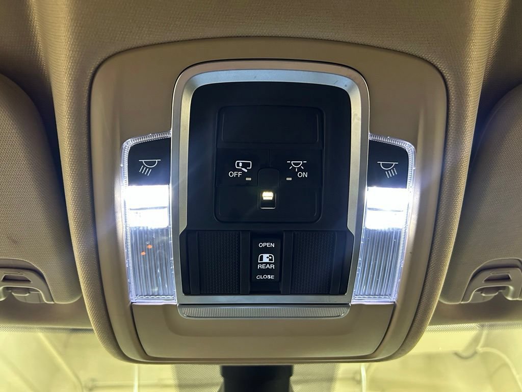 Used 2019 RAM 1500 Laramie AWD/4WD image 25