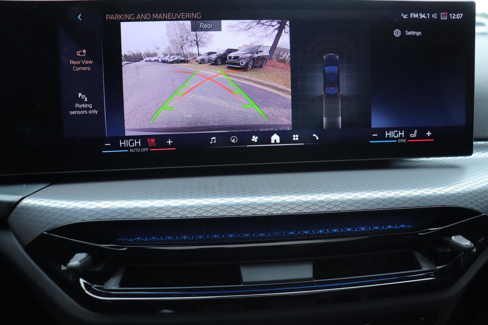 Used 2026 BMW 330i Sedan w/ M Sport Package image 35