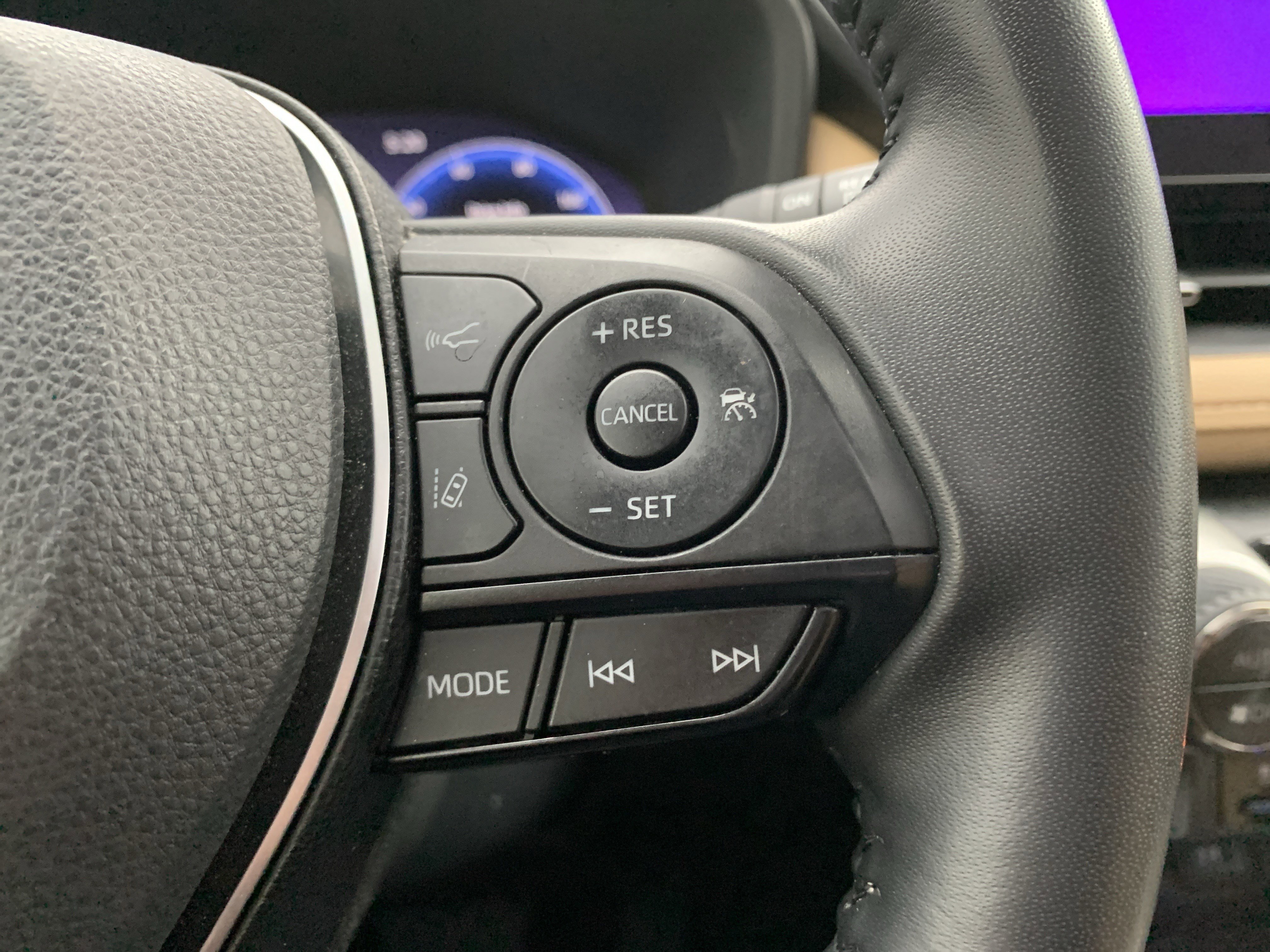 Used 2023 Toyota RAV4 Limited image 20