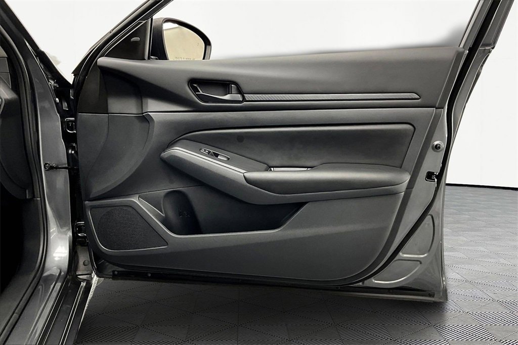 Used 2024 Nissan Altima 2.5 S image 24