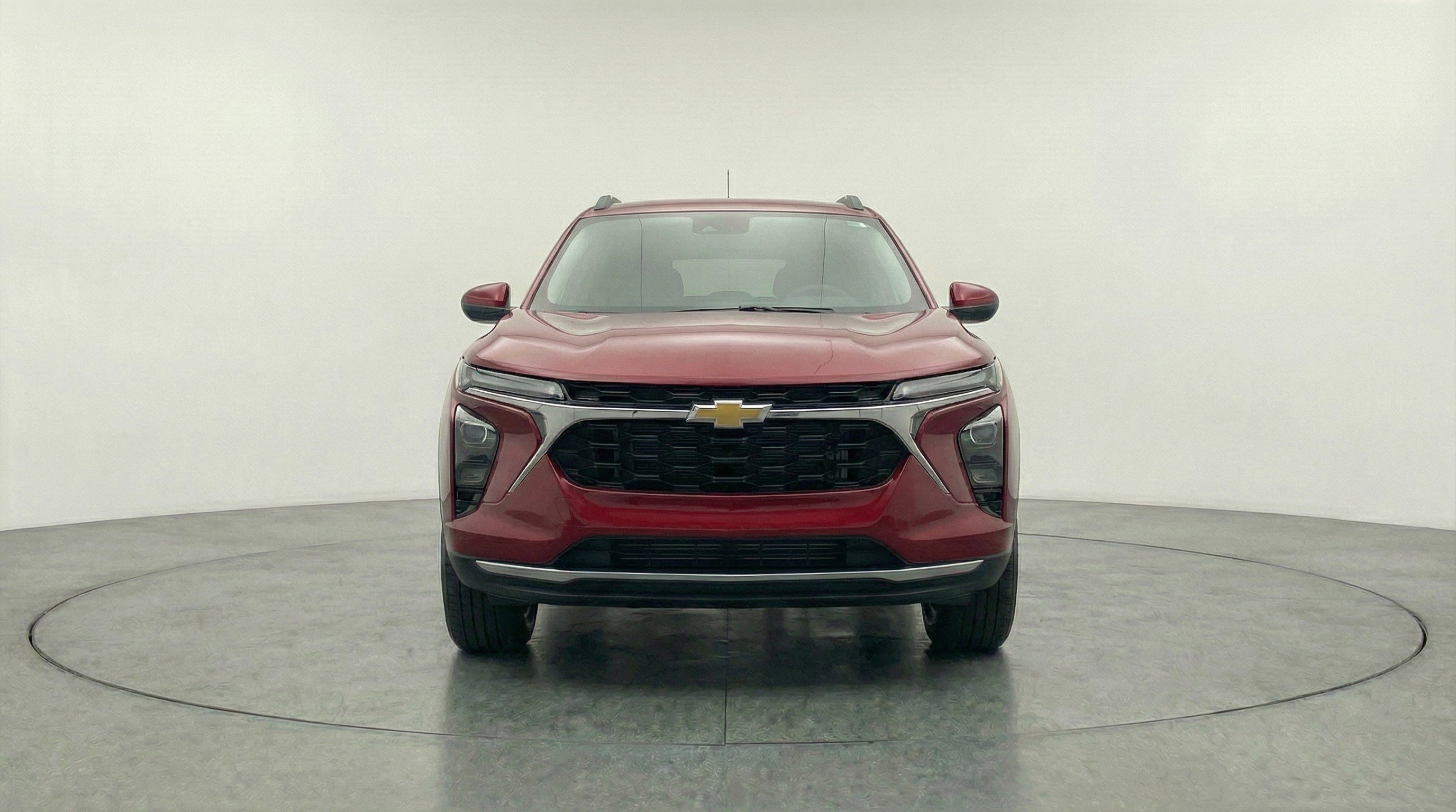 Used 2025 Chevrolet Trax LT FWD image 2