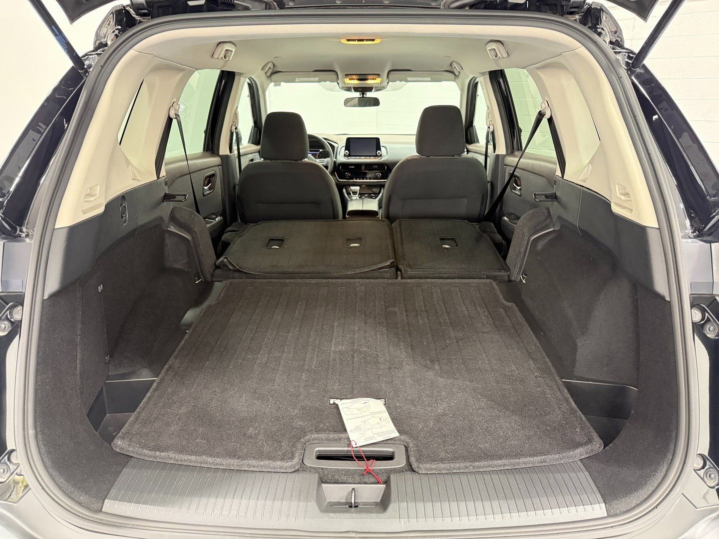 Used 2022 Nissan Rogue SV image 48