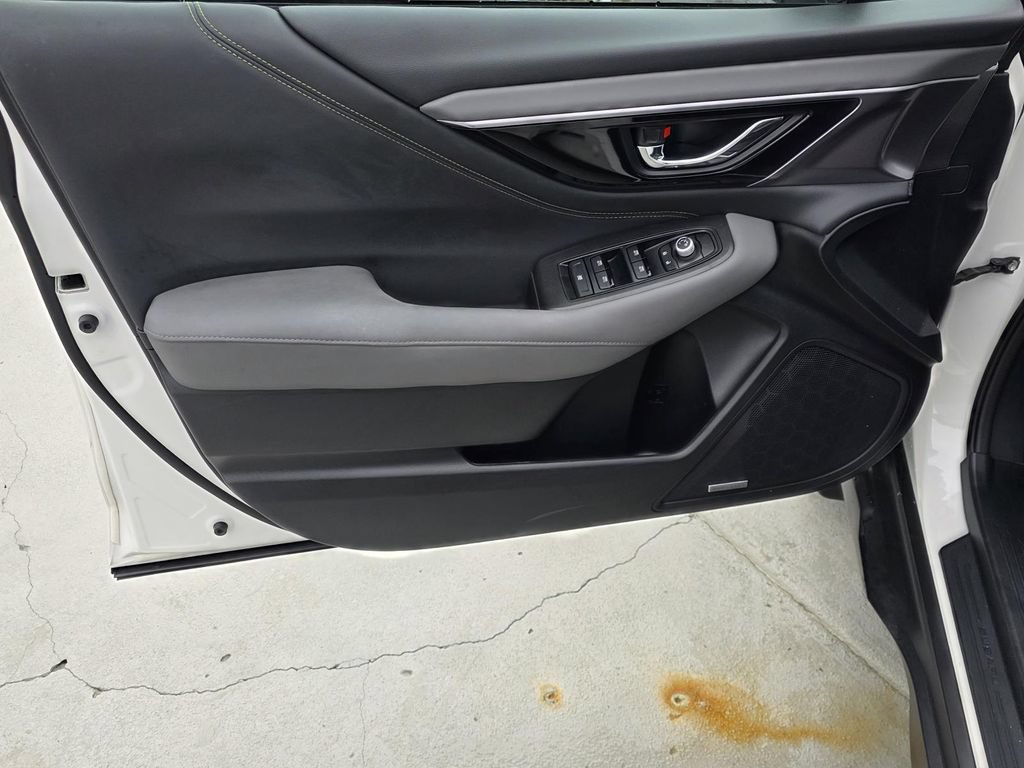 Used 2024 Subaru Outback Onyx Edition AWD/4WD image 27
