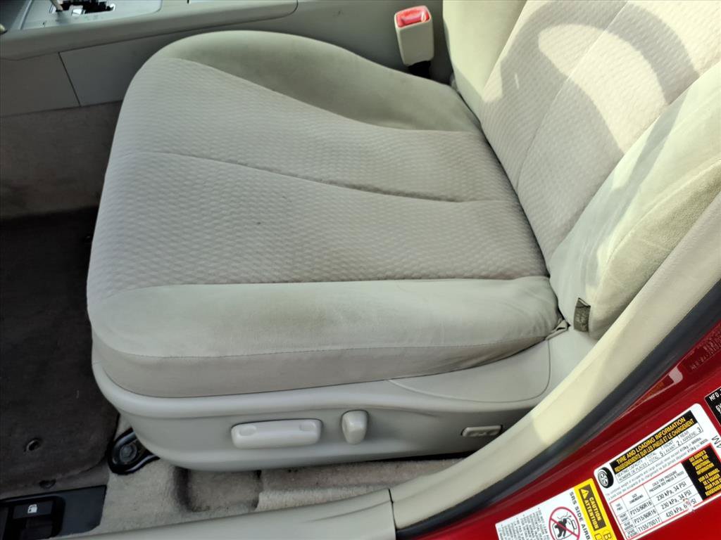 Used 2010 Toyota Camry LE FWD image 25