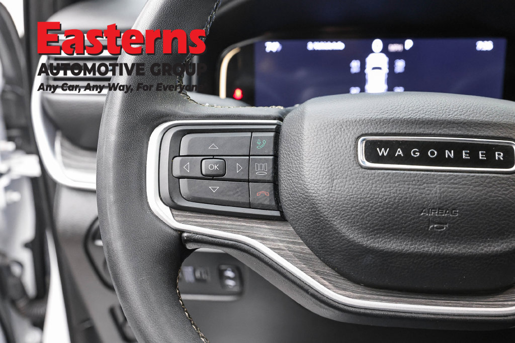 Used 2024 Jeep Wagoneer L Series II w/ Flexible Seating Group AWD/4WD image 17