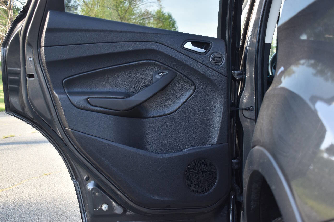 Used 2016 Ford Escape Titanium image 10