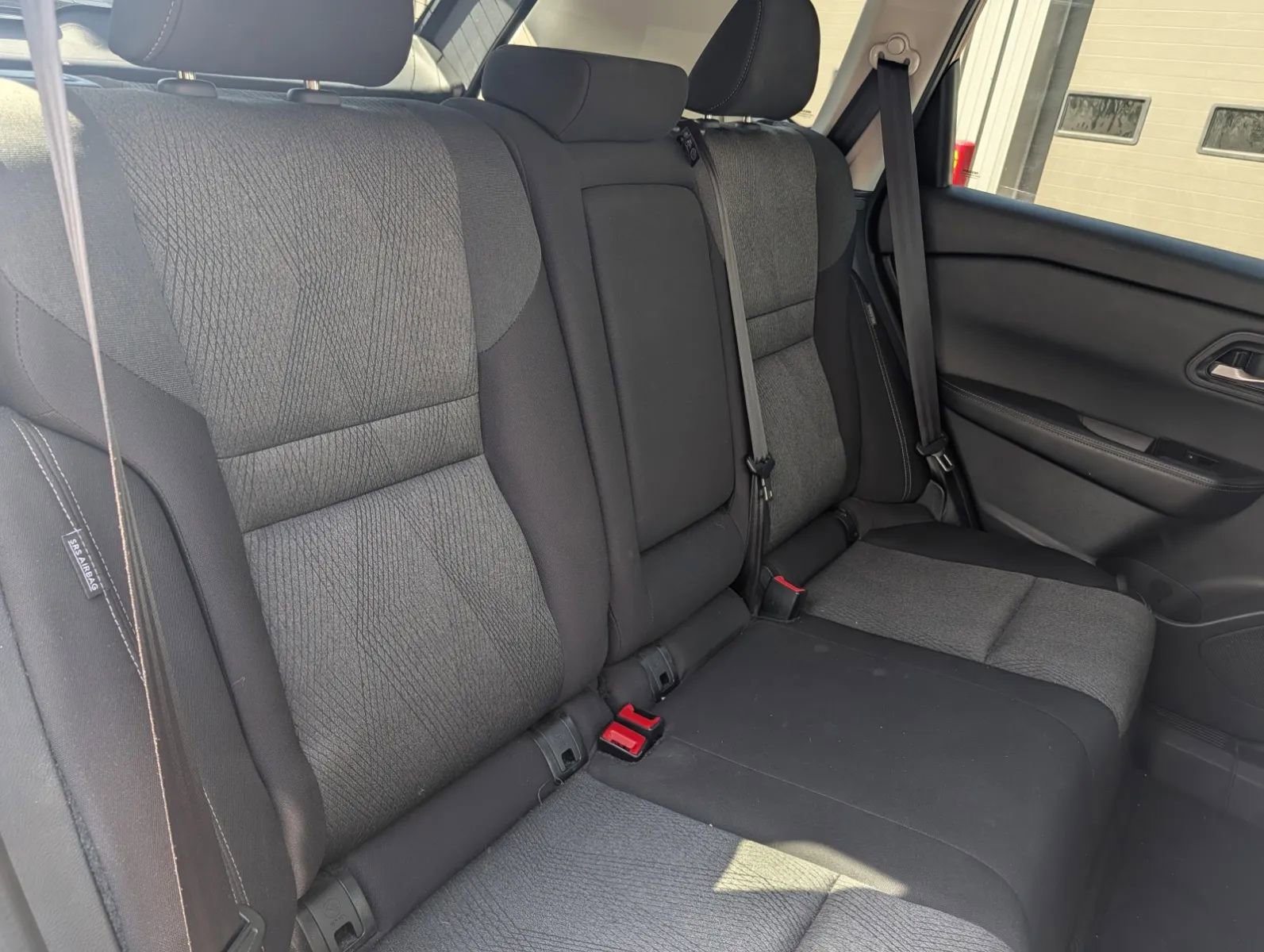 Used 2025 Nissan Rogue SV image 11