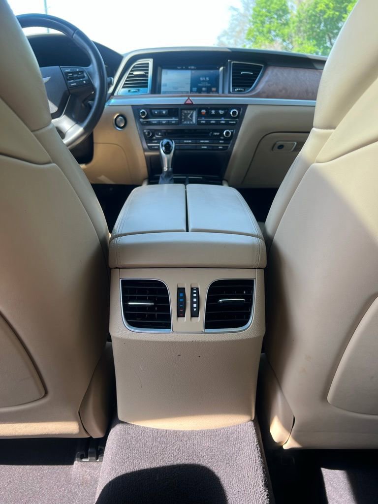 Used 2015 Hyundai Genesis 5.0 RWD image 19