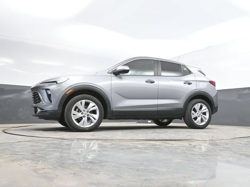 Used 2025 Buick Encore GX Preferred AWD/4WD image 40