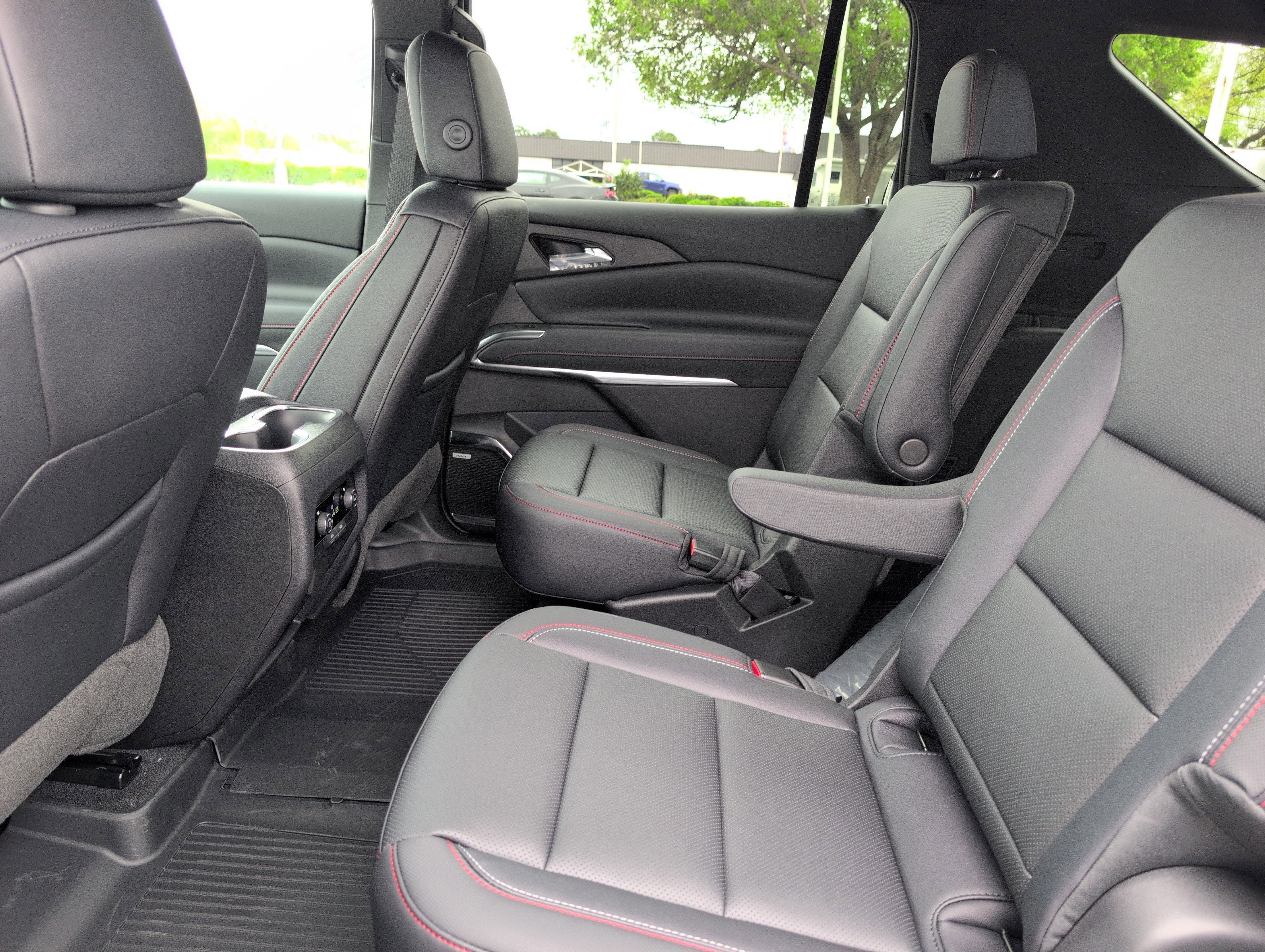 New 2026 Chevrolet Traverse Z71 w/ Enhanced Driving Package image 32